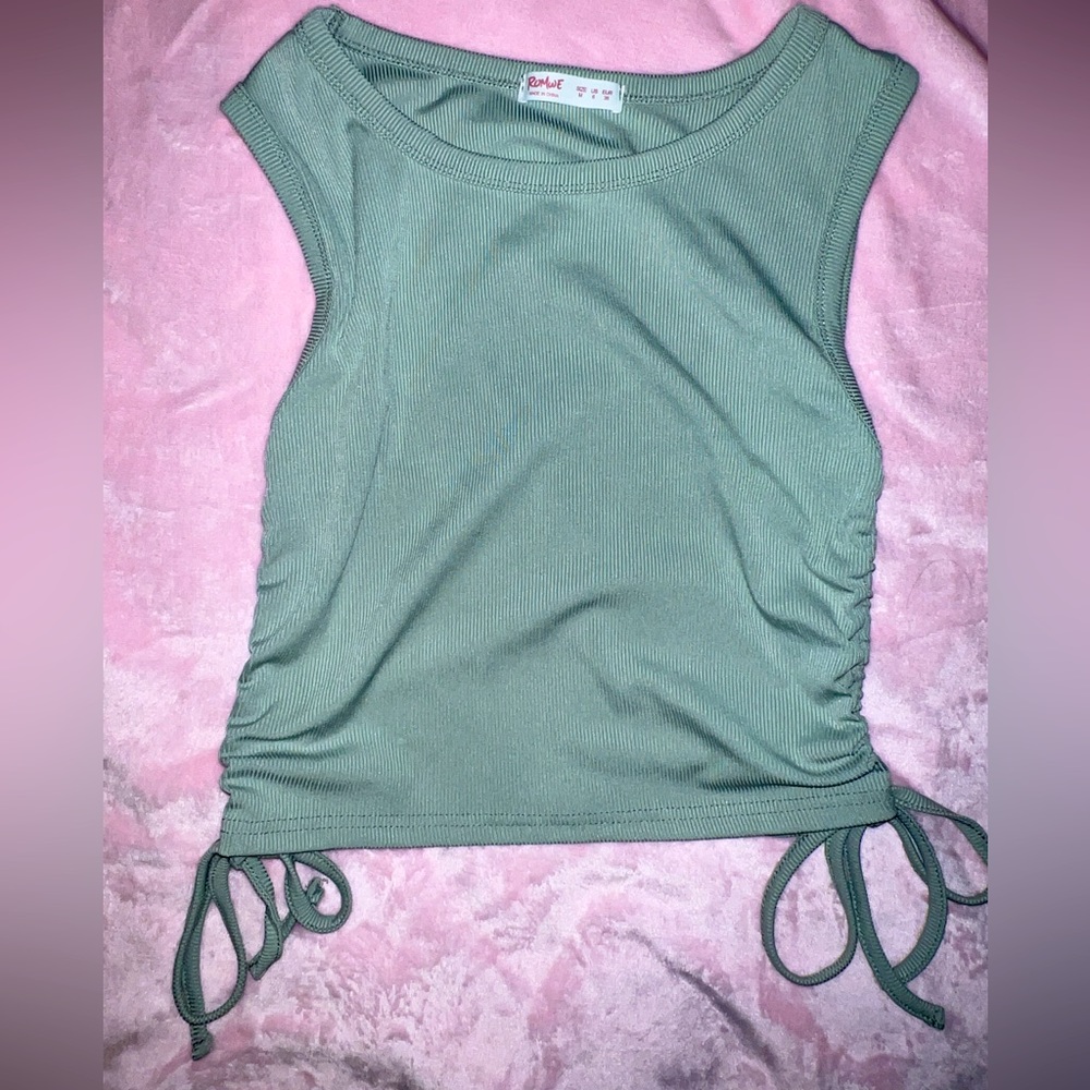 Green side tie shirt